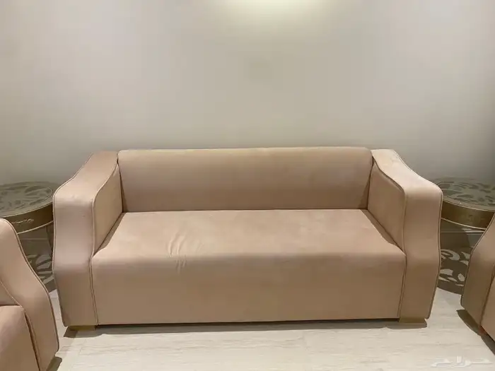 طقم كنب ثلاث قطع   وطاولات ثلاث قطع 3