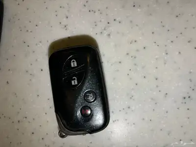 مفتاح مرسيدس ومفتاحين لكزس 1