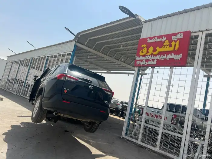 تويوتا راف فور مصدوم قطع غيار 2021 11