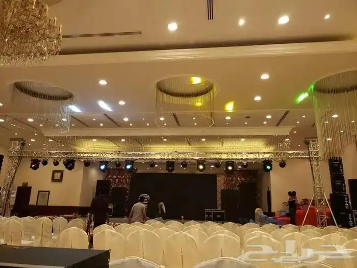 تنظيم فعاليات وإقامة مؤتمرات شاشات ستيجات اضاءات 3
