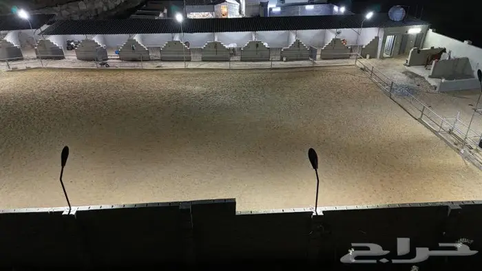 مربط نواصي العز لايواء الخيل والتدريب 6