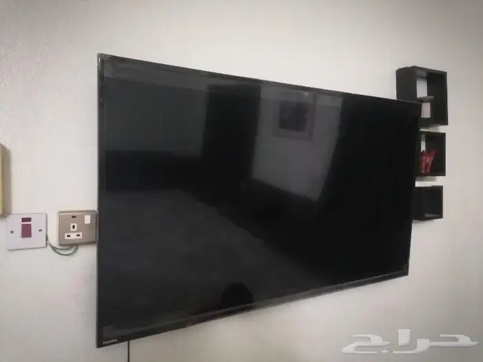 شاشة توشيبا 4K خربانه وبدون ريموت 2