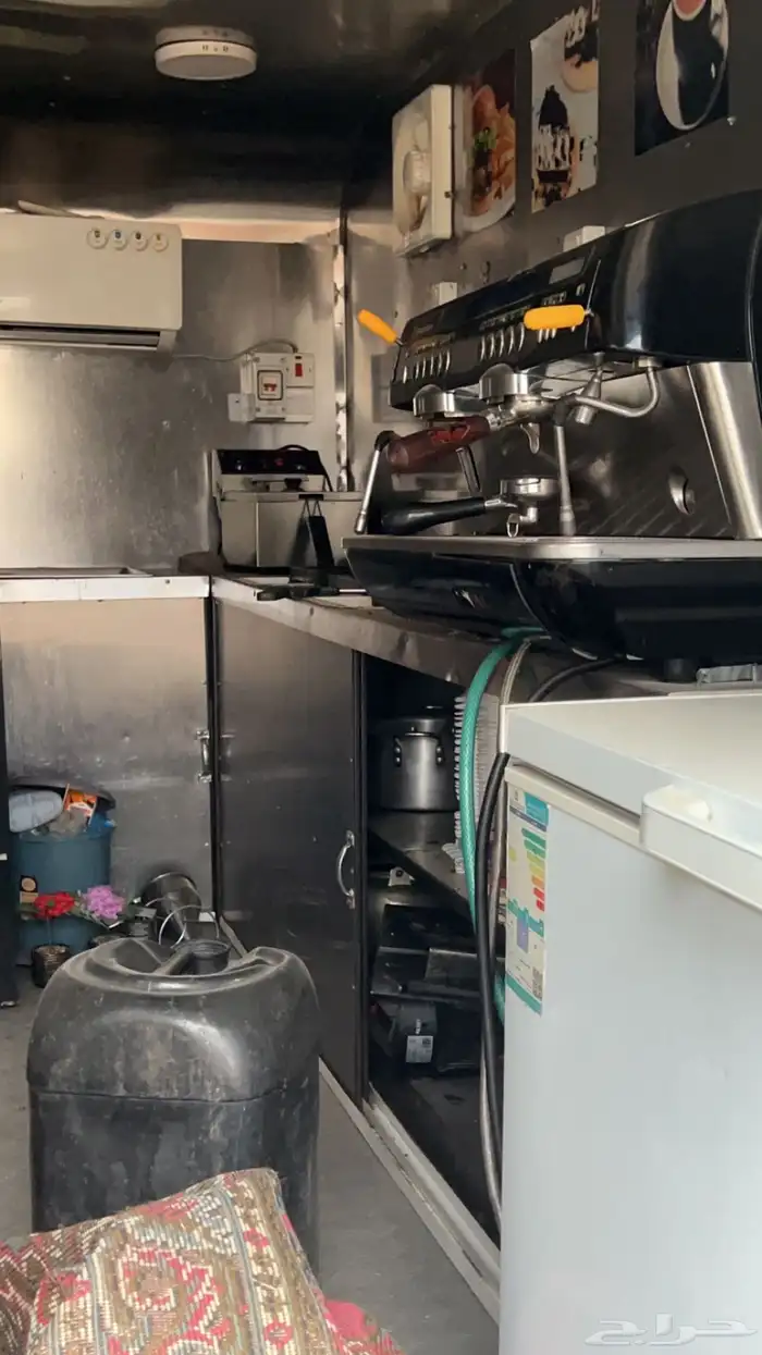 فود ترك مجهز للبيع او الايجار 1