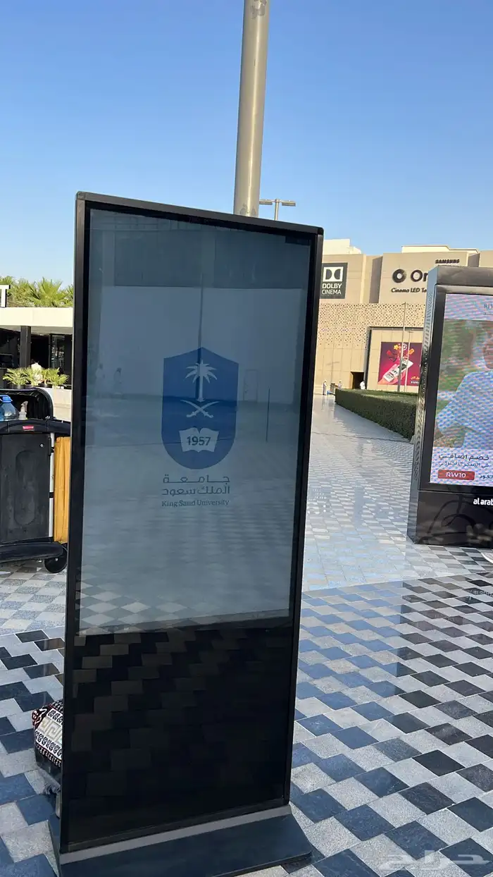 شاشه طوليه للايجار 1