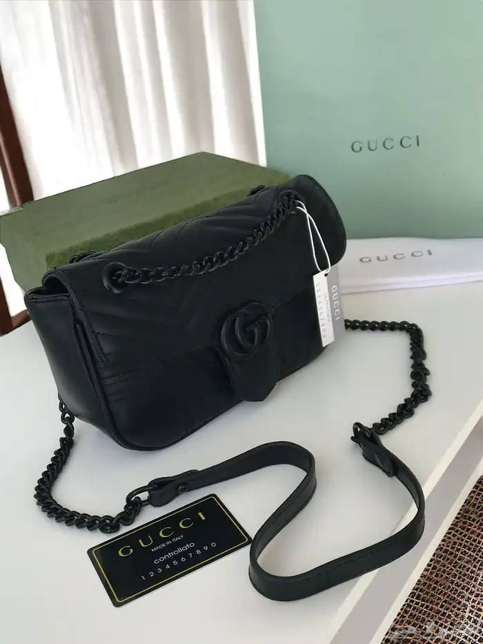 شنط قوتشي حجمين مع الملحقات 3