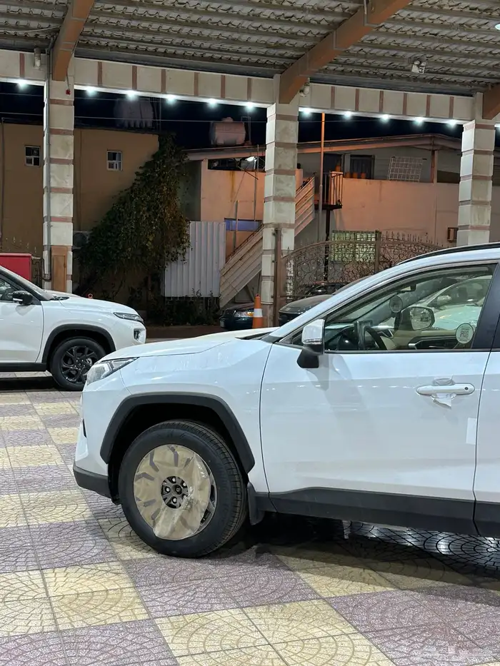 تويوتا راف فور2025 XLE 6