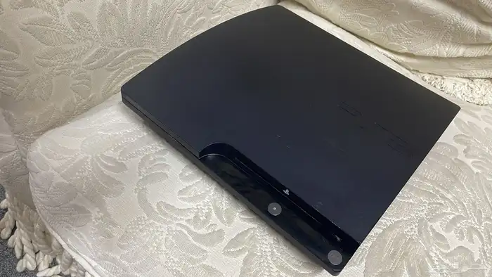للبيع سوني 3 مهكر فيه 3000 لاف لعبه سوني1و2و3 منوعه نظيف 0