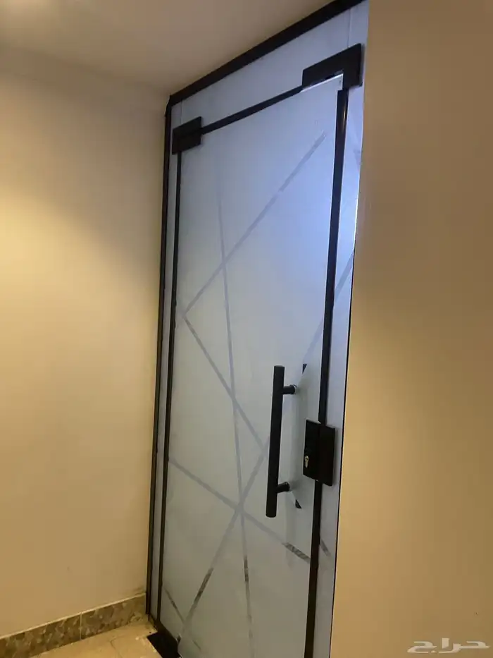 معلم زجاج سكريت جده 3
