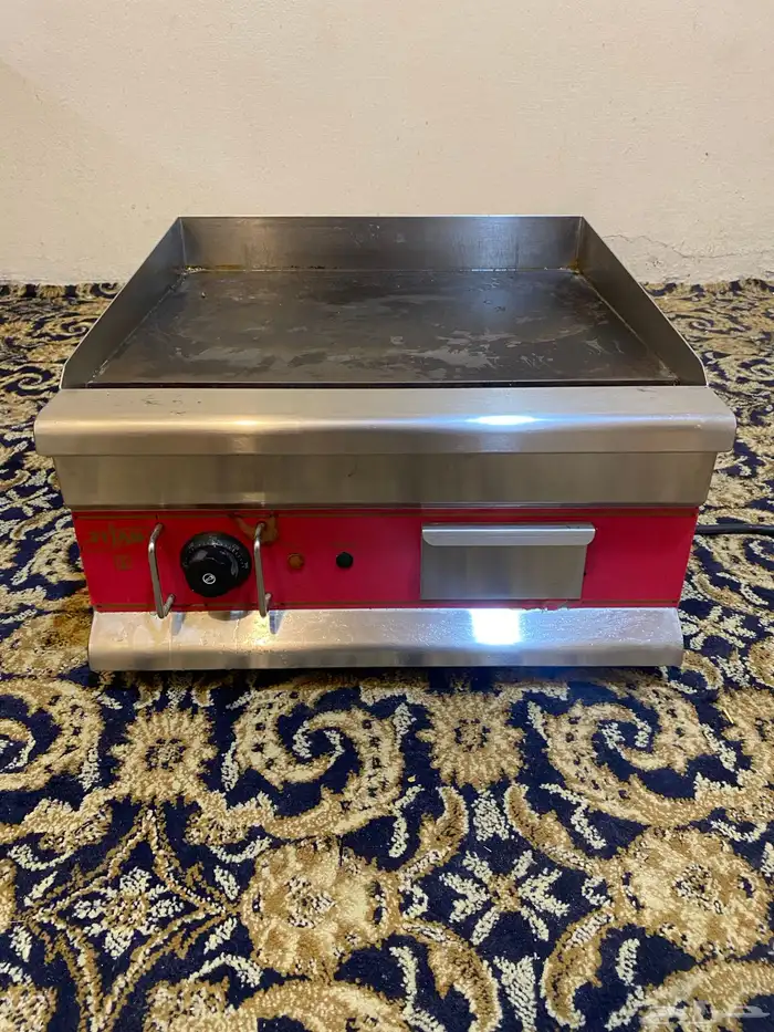 للبيع ادوات مطعم شبه جديدة 0