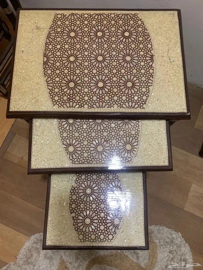 طاولات. 0