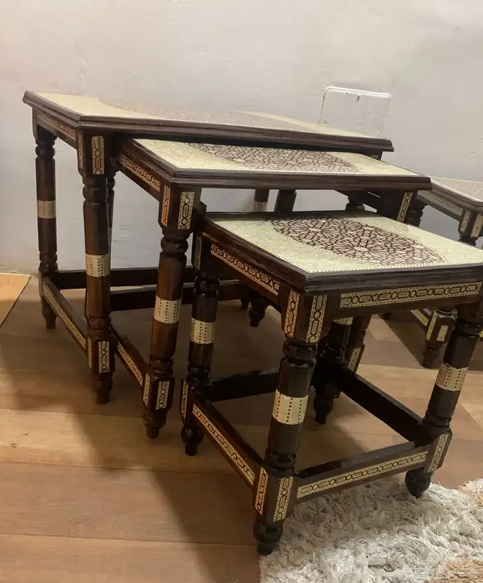 طاولات. 1