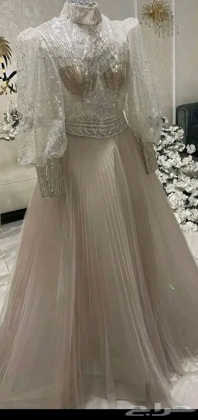 فساتين مستعمله شبه جديدة مافيها اي عيب وبعضها تصميم مصممه 4