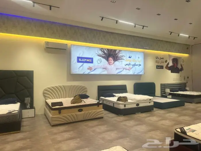 تصميم وطباعة وتركيب استيكرات 11
