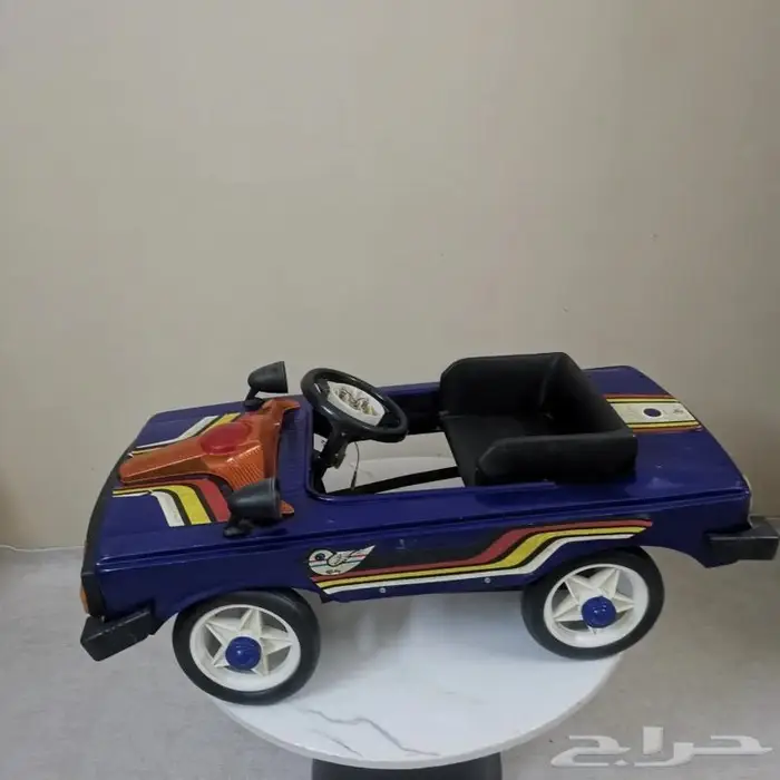 سيارة اطفال قديمة 1