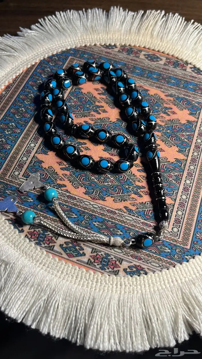 سبح يسر اصليه وعليها فضه كامله شرط وعليها احجار كريمه 0