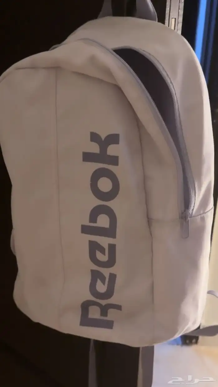 شنطه من ماركه ريبوك 0