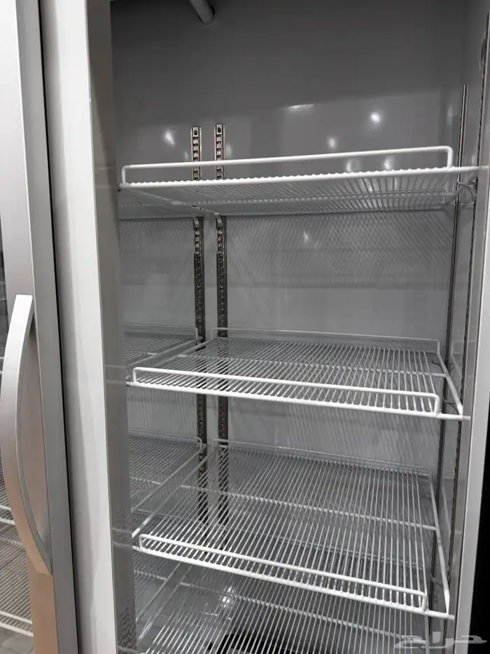 ثلاجات قائمة بابين زجاج 6