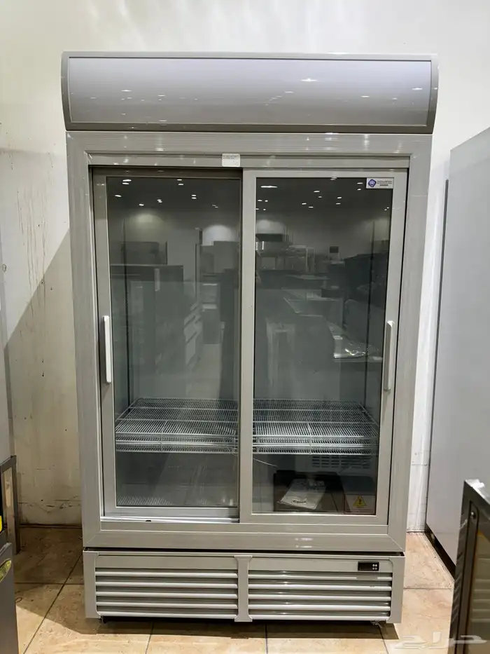 ثلاجات قائمة بابين زجاج 0