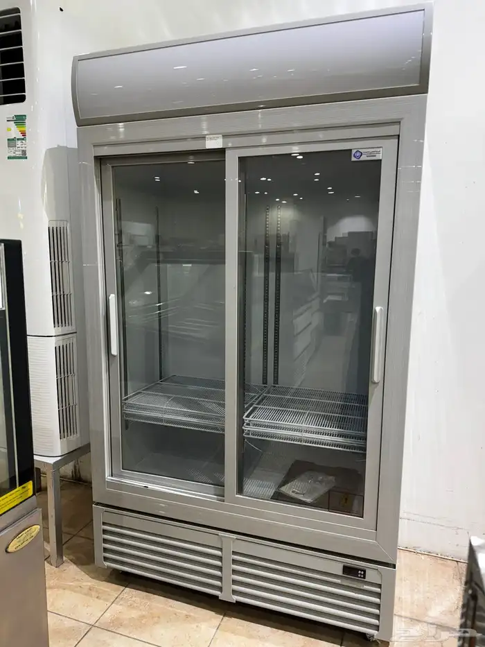 ثلاجات قائمة بابين زجاج 2