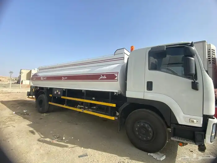 شاحنه صهريج ديزل للايجارDiesel fuel tanker truck for rent 1