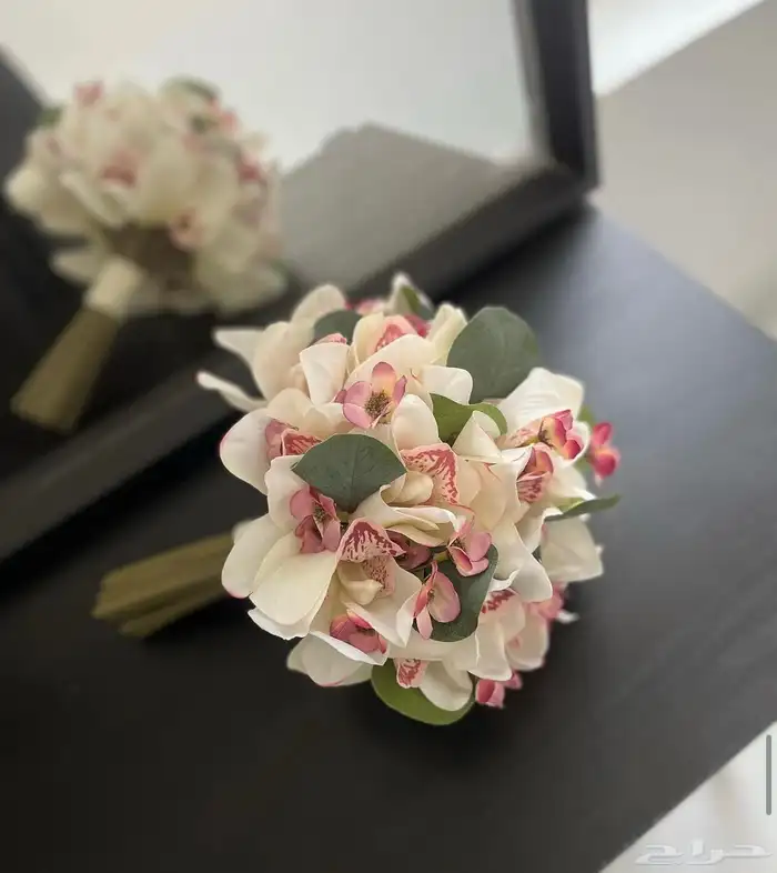 متخصصون في تصميم و تنسيق المسكات بجميع أنواع الورد 26