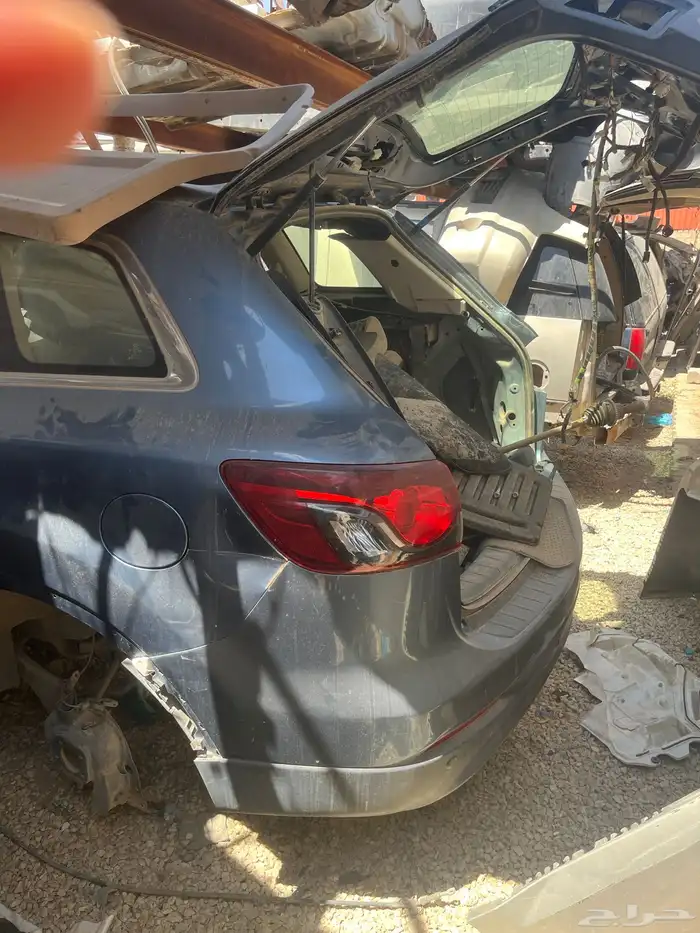 خلفيه مازدا 2015 مع قطع غيار 1
