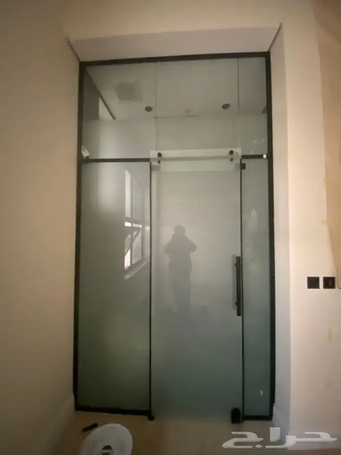حاجز شاور زجاج سكريت المنيوم استركشر كارتنول مكاتب معارض 26