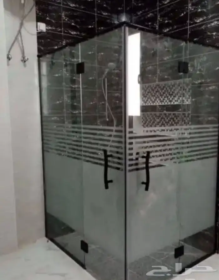 حاجز شاور زجاج سكريت المنيوم استركشر كارتنول مكاتب معارض 10