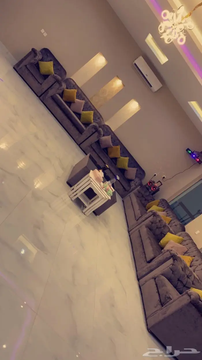 استراحه كبيره قسمين نظيفه ومسبح كبير حول الهدا السعر 8