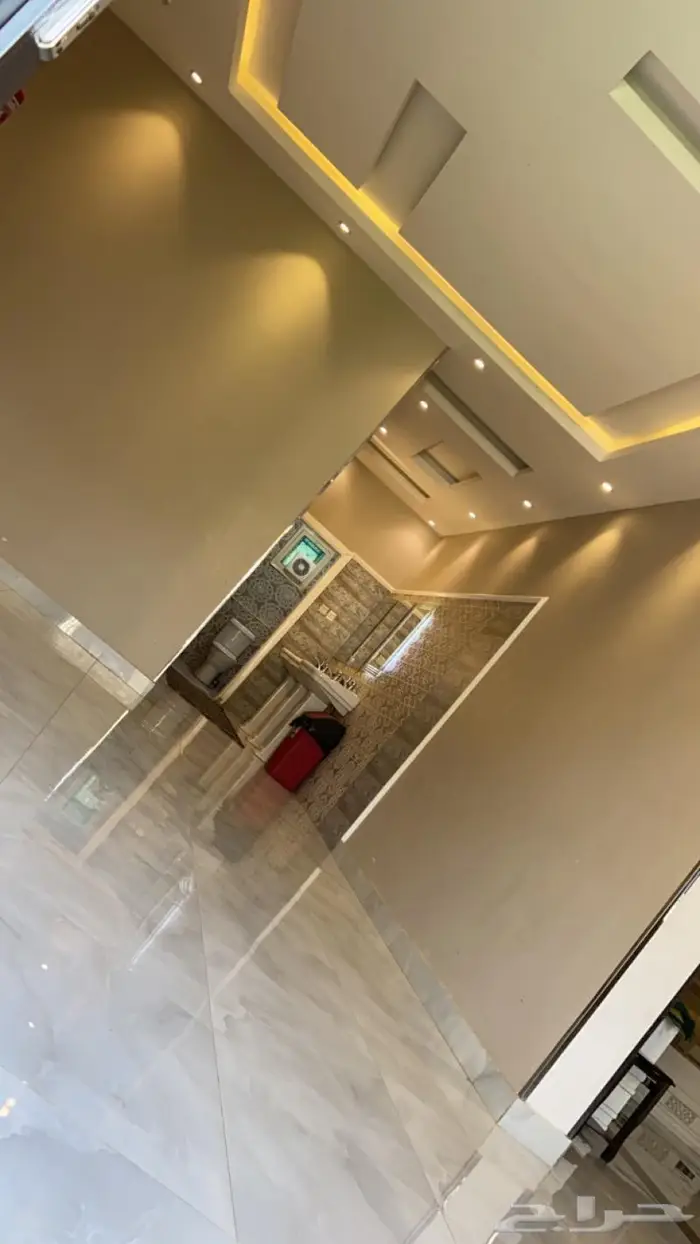 استراحه كبيره قسمين نظيفه ومسبح كبير حول الهدا السعر 21