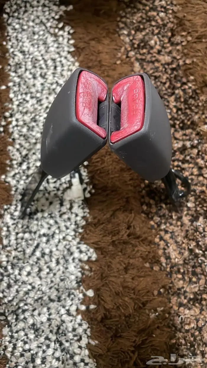 للبيع قطع غيار تويوتا هايلوكس موديل 2015 73