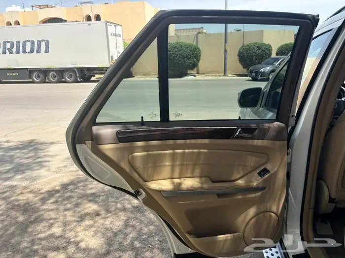 مارسيدس بينز ml350 قمة في النظافة 12