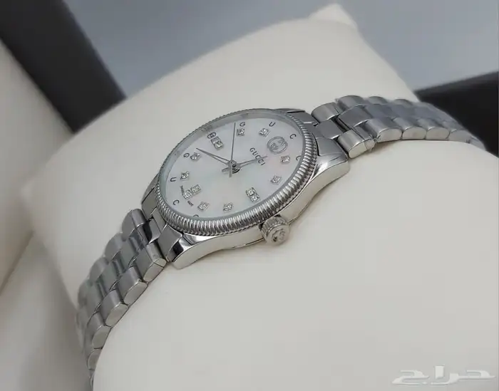 ساعات قوتشي نسائية 6