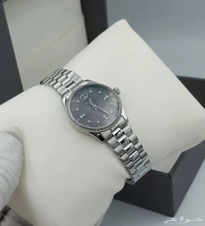 ساعات قوتشي نسائية 10