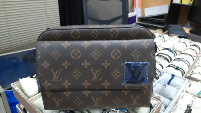 شنط يد رجاليه ماستر 5