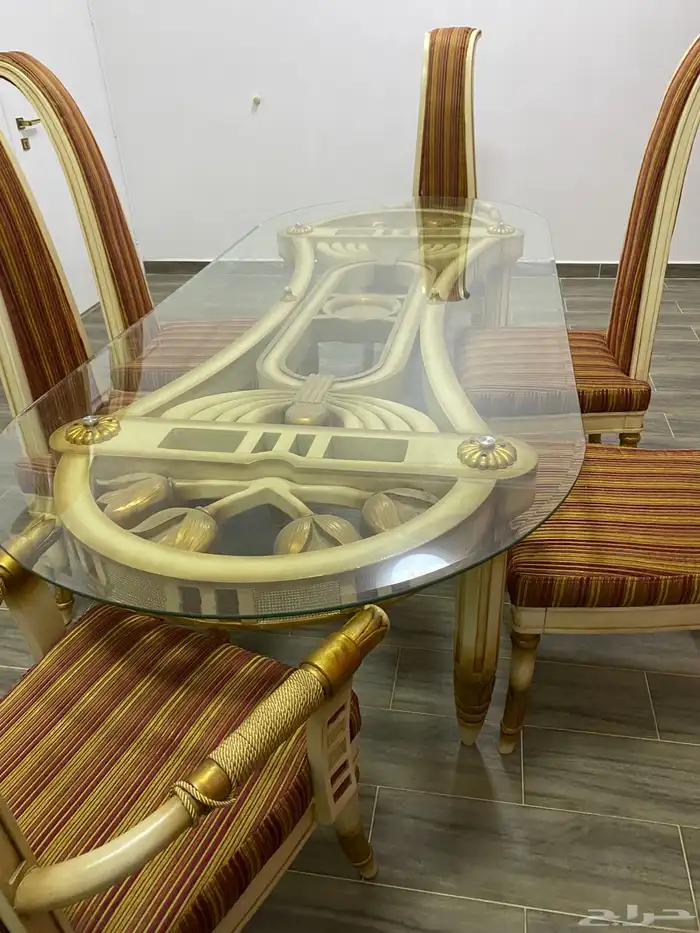 طاولة طعام للبيع 3