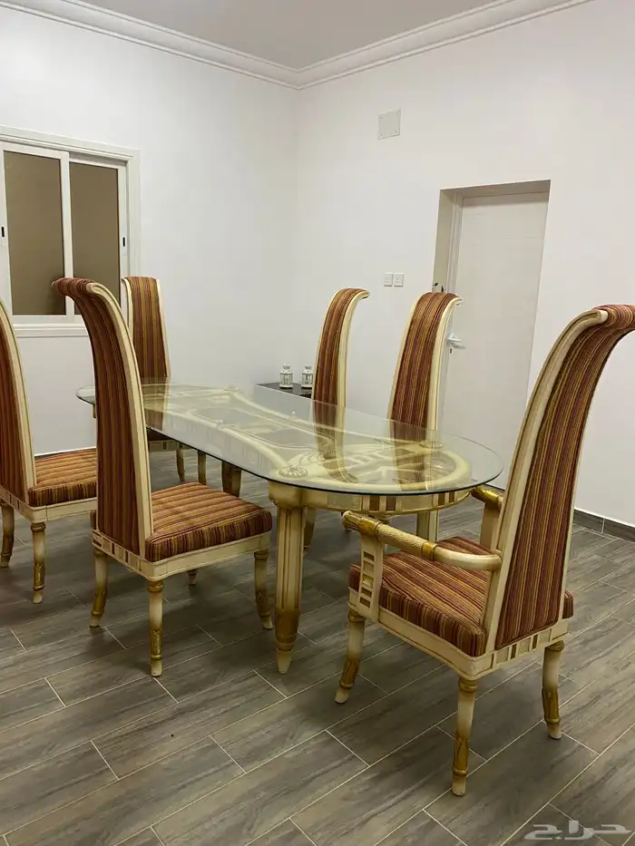 طاولة طعام للبيع 0