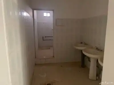 للإيجار خمسين غرفه سكن عمال مع مواقف سيارات كمب عمال 4