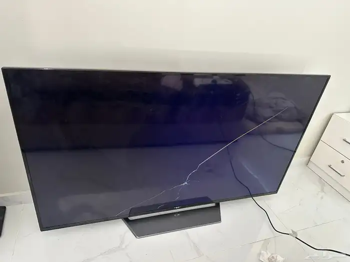 LG تلفزيون 70 بوصة 2