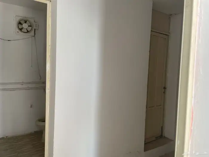 للإيجار خمسين غرفه سكن عمال مع مواقف سيارات كمب عمال 2