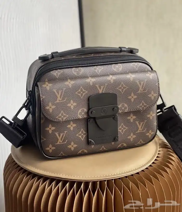 شنط يد رجاليه ماستر 4