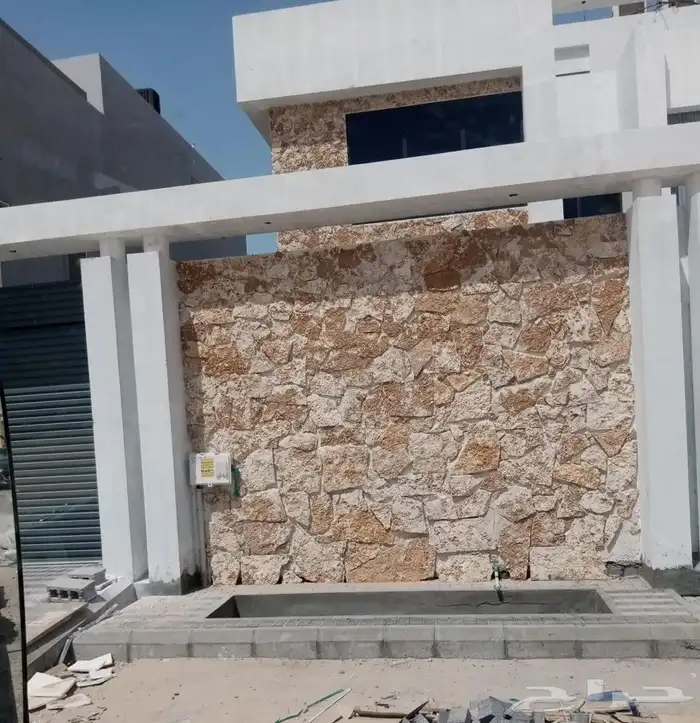 حجر عشوائي وجه الجبل 0