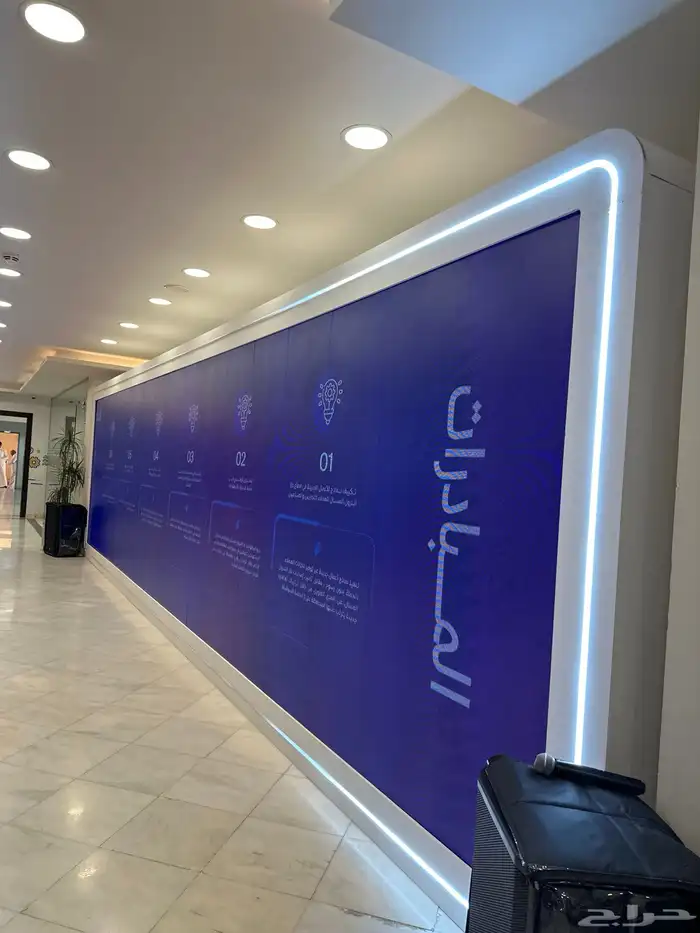 Renting giant screens Rental of longitudinal transverse 0