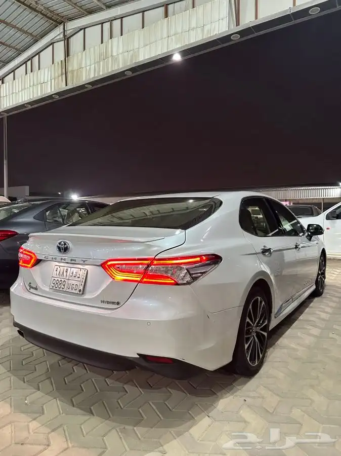 نبيع كامري 2019 ممشى قليل ( تم البيع ) . 4