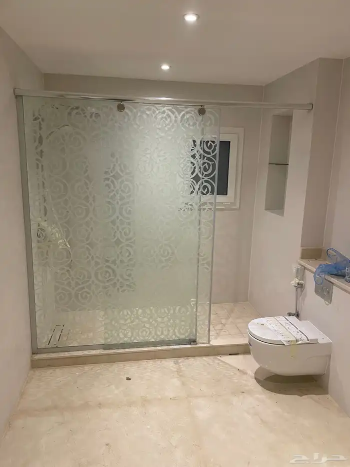 زجاج سيكوريت ومرايا 23