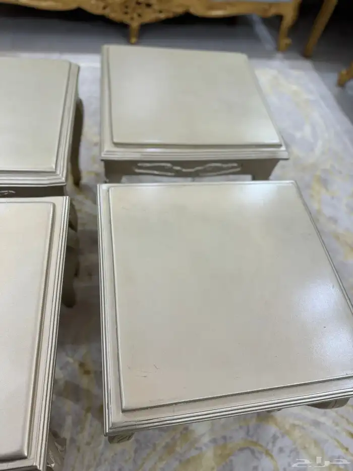 طاولات خدمه 4وواحده كبيره 0