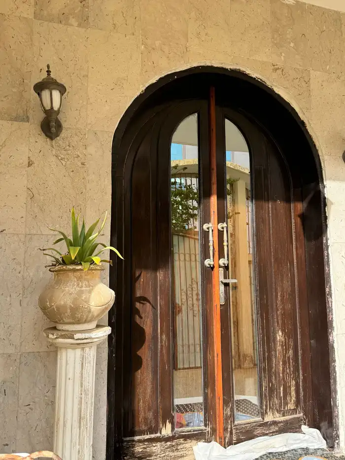 باب خشب ماقنو 0