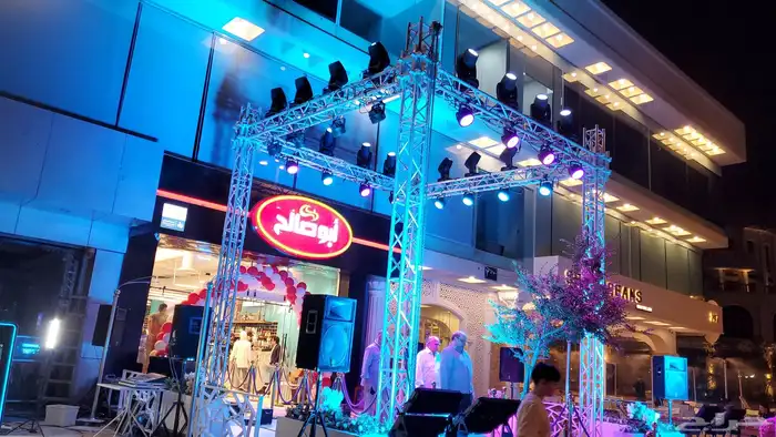 افتتاح المحلات اضاءات و شاشات 3