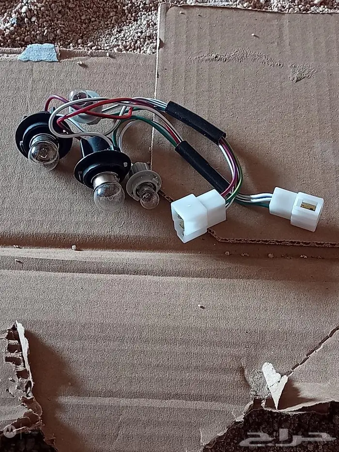 قطع كهرباء ودينمو ومثلث متنوعة 21