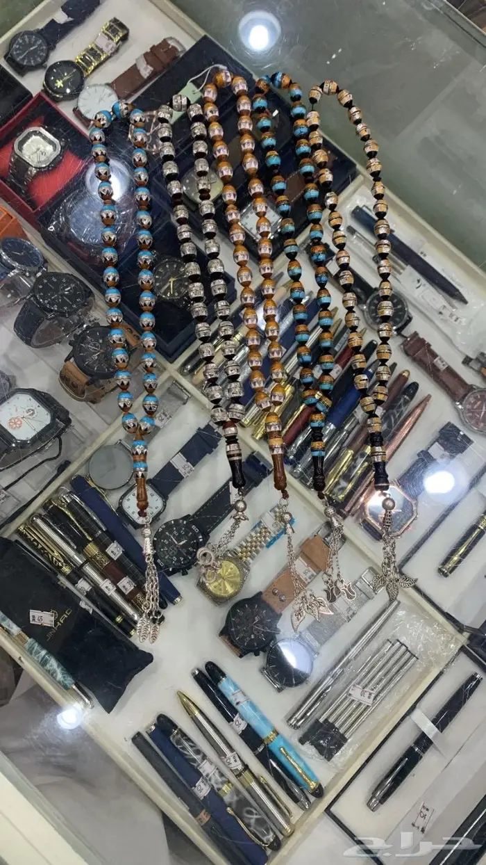 سبح و اطقم و محافظ وساعات و جنابي بمحل الفارس الشهم 9